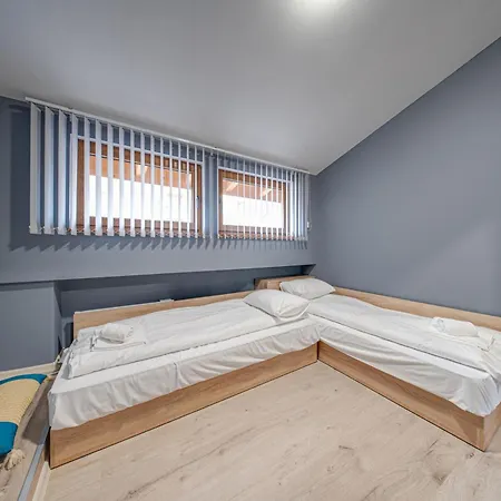 Vega - Metro アパート *