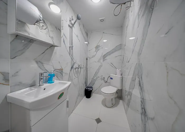 Vega - Metro Апартамент *