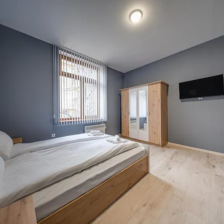 Vega - Metro Apartmán *